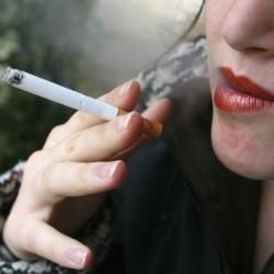 Tabaco e clareamento dentário