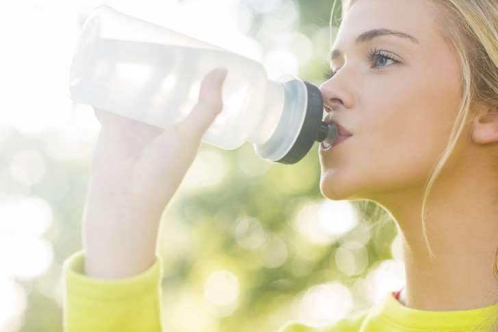 Bebidas esportivas: prato cheio para cáries e erosão dental