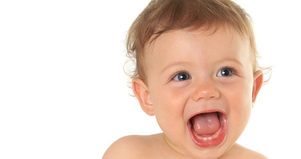 Como cuidar dos primeiros dentes e garantir a saúde bucal do seu bebê